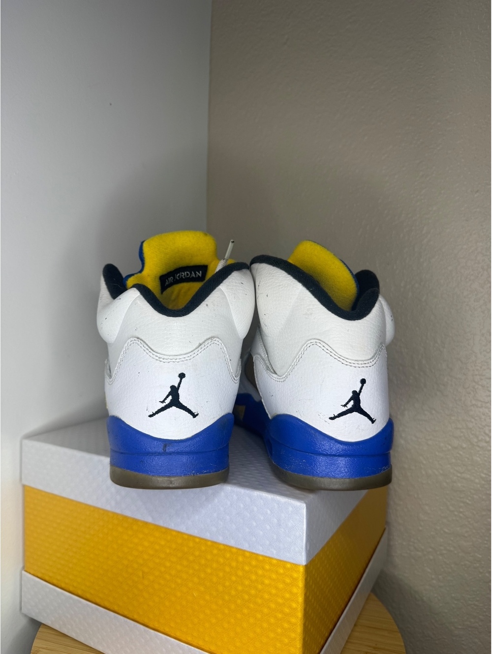 Nike Air Jordan 5 Retro Laney White Blue Yellow GS 7Y Youth Sneakers Used - Picture 4 of 6